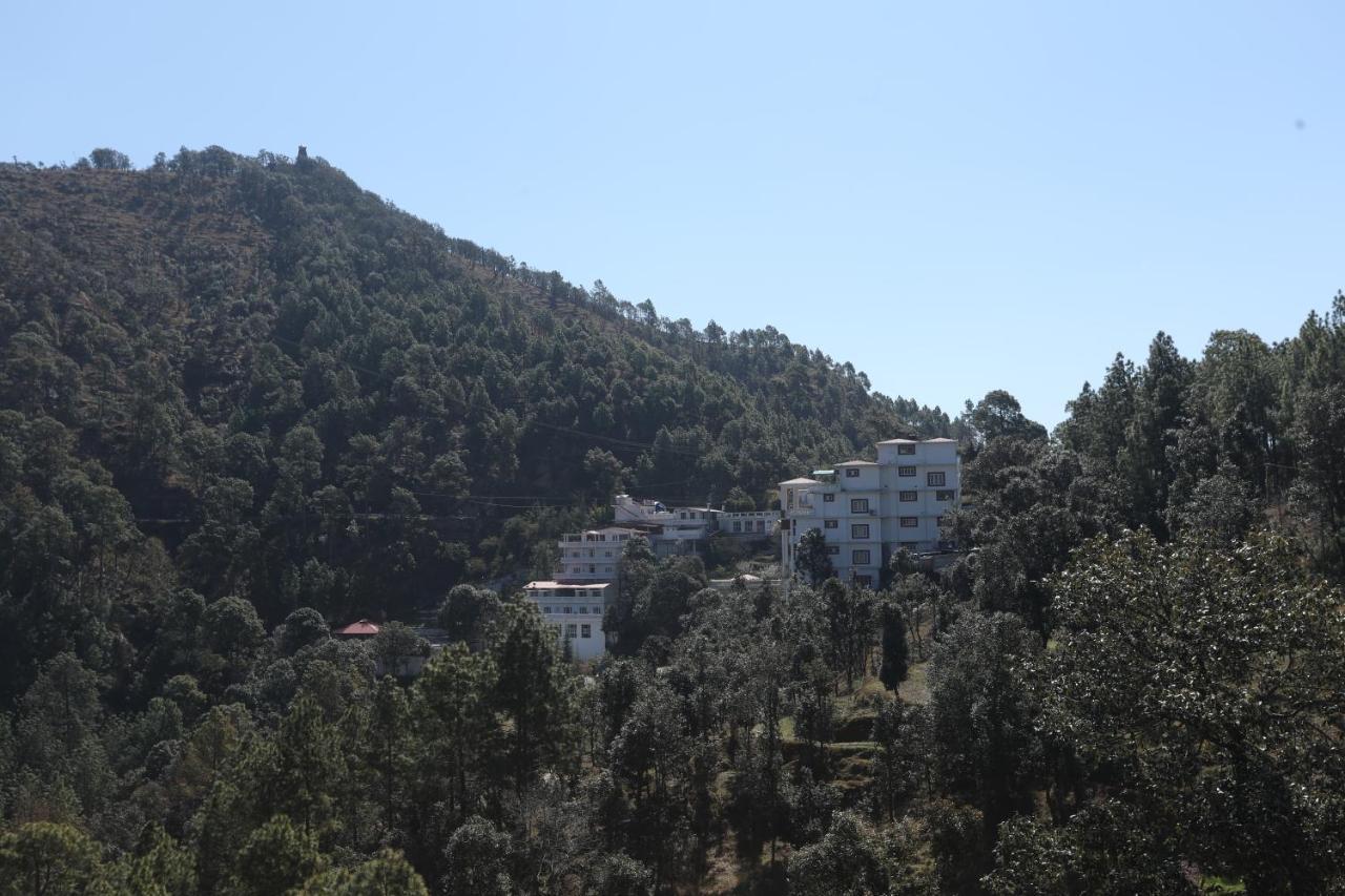 Tehri Club And Resort Chamba  Exterior photo